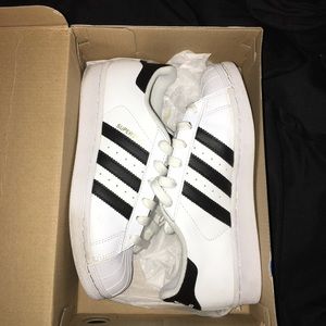 Adidas Super Star Size 4Y